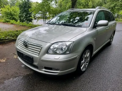 Gebraucht Toyota Avensis 163 PS (119 kW) 2005 Silber Kombi