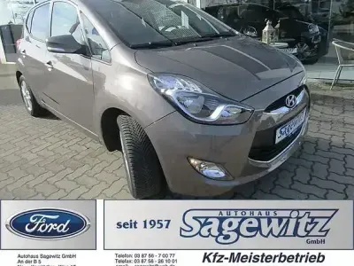 Gebraucht Hyundai ix20 Edition 125 PS (91 kW) 2014 Braun Kleinwagen