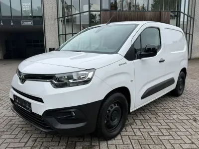 Gebraucht Toyota Proace City City 100 kW (136 PS) 2023 Weiß Van / Kleinbus