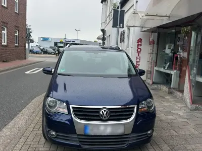 Gebraucht VW Touran 140 PS (102 kW) 2009 Blau Van / Kleinbus