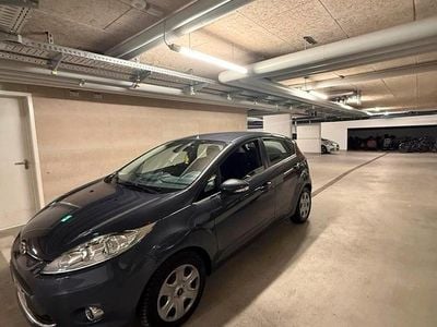 Gebraucht Ford Fiesta 77 PS (56 kW) 2012 Grau Kleinwagen