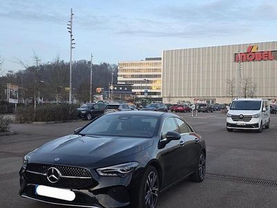 Gebraucht Mercedes CLA180 136 PS (100 kW) 2024 Schwarz Limousine