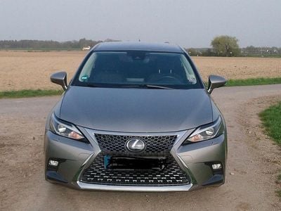 Lexus CT200h
