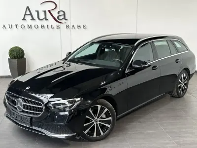 Gebraucht Mercedes E300 Avantgarde 320 PS (235 kW) 2022 Schwarz Kombi