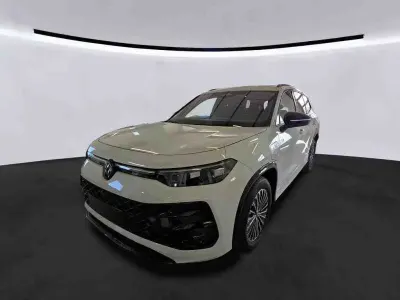 Second-hand VW Tayron R-line 272 CP (200 kW) 2025 Alb SUV