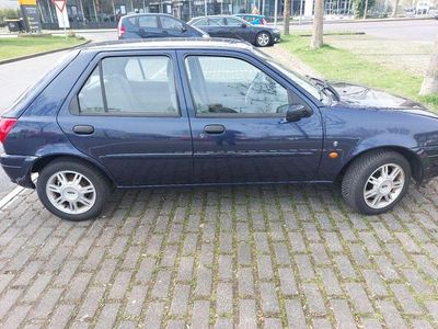 Gebraucht Ford Fiesta Ghia 77 PS (56 kW) 2000 Blau Kleinwagen
