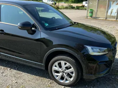 Używany Audi Q2 Advanced 150 KM (110 kW) 2023 Czarny SUV