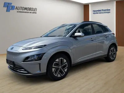 Gebraucht Hyundai Kona Select 100 kW (136 PS) 2022 Silber SUV