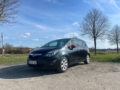Gebraucht Opel Meriva Edition 140 PS (102 kW) 2013 Schwarz Van / Kleinbus