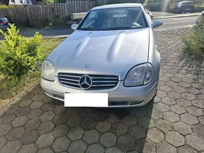 Gebraucht Mercedes SLK230 193 PS (141 kW) 1998 Silber Cabrio
