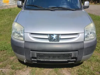 Gebraucht Peugeot Partner 105 PS (77 kW) 2002 Grau Van / Kleinbus