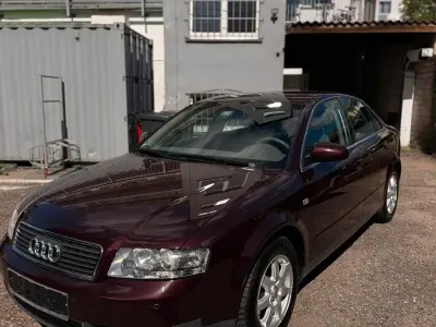 Gebraucht Audi A4 131 PS (96 kW) 2002 Rot Limousine