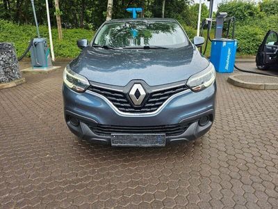 Grau Gebraucht 2017 Renault Kadjar Life SUV | 11.800 € (Etwas zu teuer)
