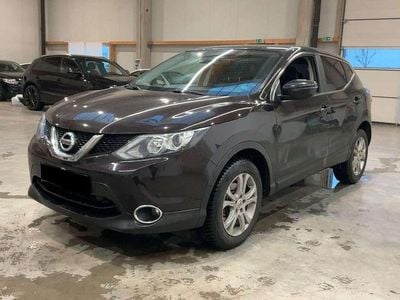 Gebraucht Nissan Qashqai Acenta 116 PS (85 kW) 2015 Schwarz SUV