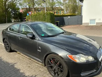 Gebraucht Jaguar XF Premium Luxury 211 PS (155 kW) 2011 Silber Limousine