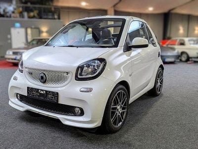 Weiß Gebraucht 2016 Smart ForTwo Cabrio Brabus Xclusive Cabrio | 24.500 € (Etwas zu teuer)