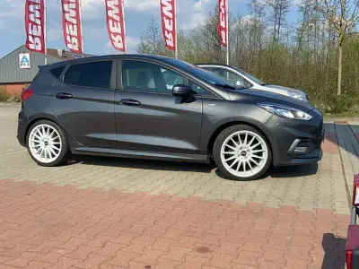 Używany Ford Fiesta ST-Line 101 KM (74 kW) 2018 Szary Hatchback