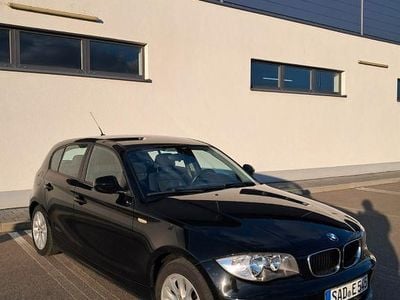 Gebraucht BMW 116 122 PS (89 kW) 2010 Schwarz Kleinwagen