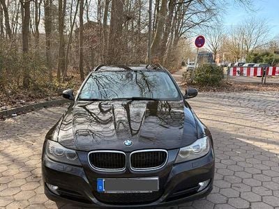 Gebraucht BMW 320 Sport Line 184 PS (135 kW) 2012 Schwarz Kombi