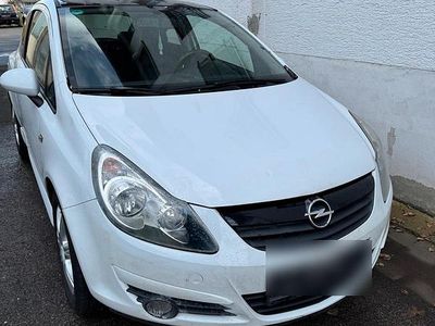 Weiß Gebraucht 2009 Opel Corsa Kleinwagen | 1.000 € (Guter Preis)