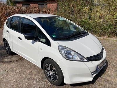 Second-hand Honda Jazz S Cool 90 CP (66 kW) 2014 Alb Hatchback