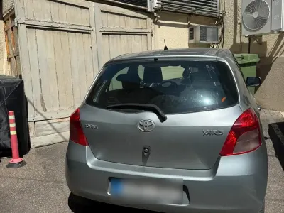 Usata Toyota Yaris 87 CV (63 kW) 2006 Argento Utilitaria