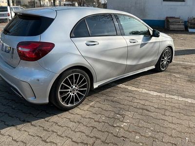 Gebraucht Mercedes A180 AMG line 122 PS (89 kW) 2017 Beige Limousine