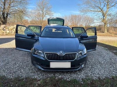 Gebraucht Skoda Superb LAURIN & KLEMENT 150 PS (110 kW) 2018 Silber Kombi