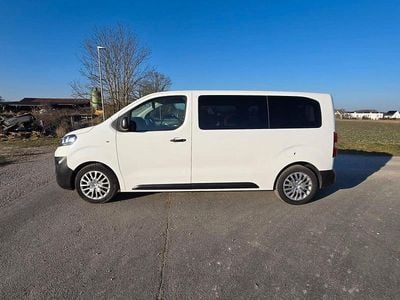 Weiß Gebraucht 2020 Opel Vivaro Van / Kleinbus | 15.500 € (Fairer Preis)