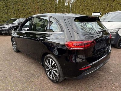 Gebraucht Mercedes B200 Style 150 PS (110 kW) 2022 Nachtschwarz Van / Kleinbus