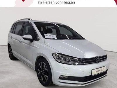 Pure white Gebraucht 2021 VW Touran Highline Van / Kleinbus | 23.090 € (Guter Preis)