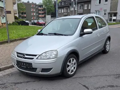 Używany Opel Corsa 80 KM (58 kW) 2006 Srebrny Hatchback