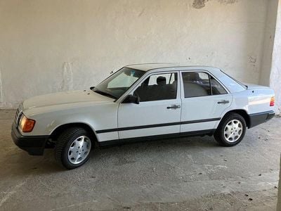 Gebraucht Mercedes 200 105 PS (77 kW) 1988 Weiß Limousine
