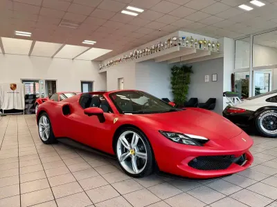 Nuova Ferrari 296 829 CV (609 kW) 2025 Rosso Cabrio