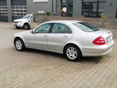 Mercedes E200