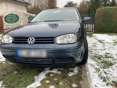 Grau Gebraucht 2003 VW Golf IV Kleinwagen | 2.750 € (Fairer Preis)