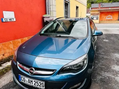 Gebraucht Opel Astra Active 140 PS (102 kW) 2013 Kombi