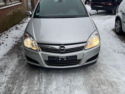 Gebraucht Opel Astra 140 PS (102 kW) 2008 Silber Kombi