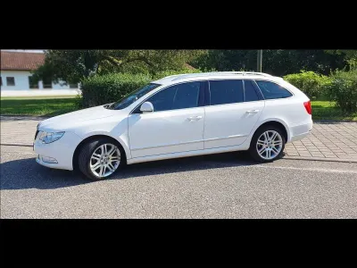 Gebraucht Skoda Superb Elegance 140 PS (102 kW) 2012 Weiß Kombi