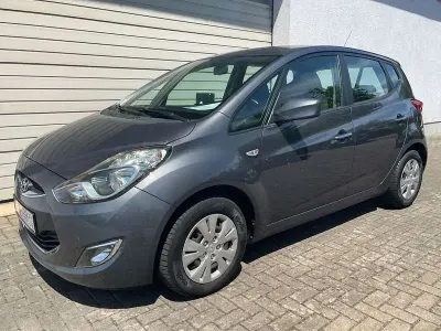 Gebraucht Hyundai ix20 Classic 90 PS (66 kW) 2011 Grau Kleinwagen