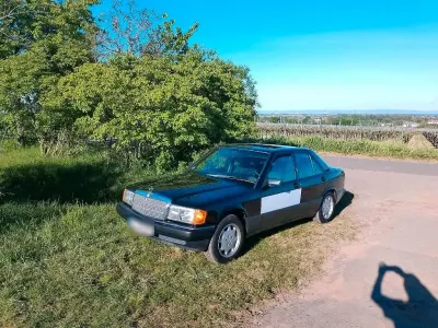 Brugt Mercedes 190 118 HK (86 kW) 1990 Sort Sedan