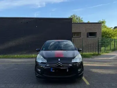 Gebraucht Citroën DS3 95 PS (69 kW) 2010 Schwarz Kleinwagen