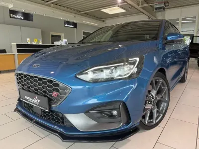 Używany Ford Focus ST 280 KM (205 kW) 2020 Niebieski Sedan/Limuzyna