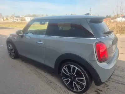 Usata Mini ONE 102 CV (75 kW) 2019 Grigio Utilitaria