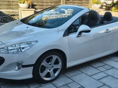 Gebraucht Peugeot 308 CC Platinum 156 PS (114 kW) 2010 Weiß Cabrio