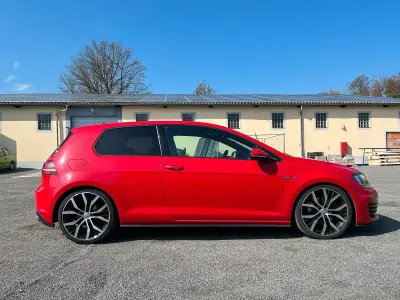 Gebraucht VW Golf VII GTI 220 PS (161 kW) 2015 Rot Kleinwagen