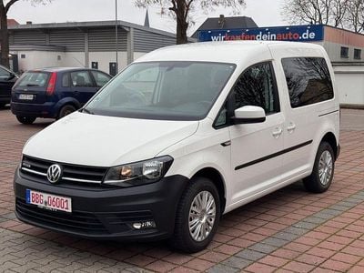 Weiß Gebraucht 2016 VW Caddy Trendline Van / Kleinbus | 9.999 € (Superpreis)