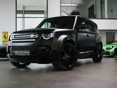 Gebraucht Land Rover Defender HSE Dynamic 301 PS (221 kW) 2024 Santorini black SUV