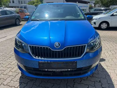 Gebraucht Skoda Fabia Ambition 90 PS (66 kW) 2015 Raceblau metallic Kleinwagen