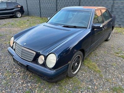 Mercedes E240